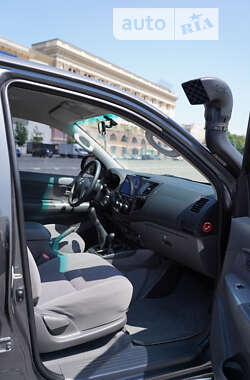 Пикап Toyota Hilux 2012 в 