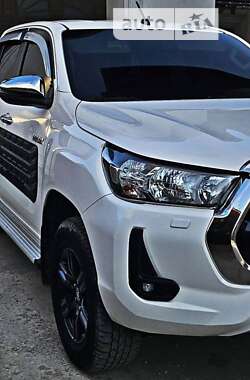 Пикап Toyota Hilux 2022 в Ивано-Франковске