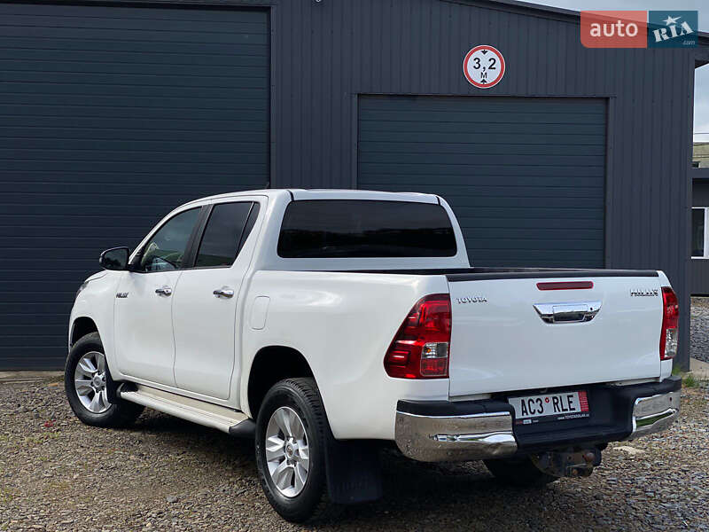Пикап Toyota Hilux 2017 в Ужгороде