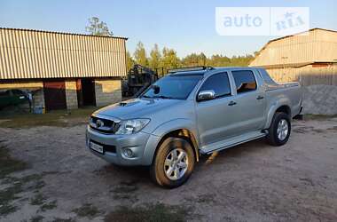 Пикап Toyota Hilux 2011 в Сарнах