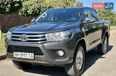 Пикап Toyota Hilux 2015 в 