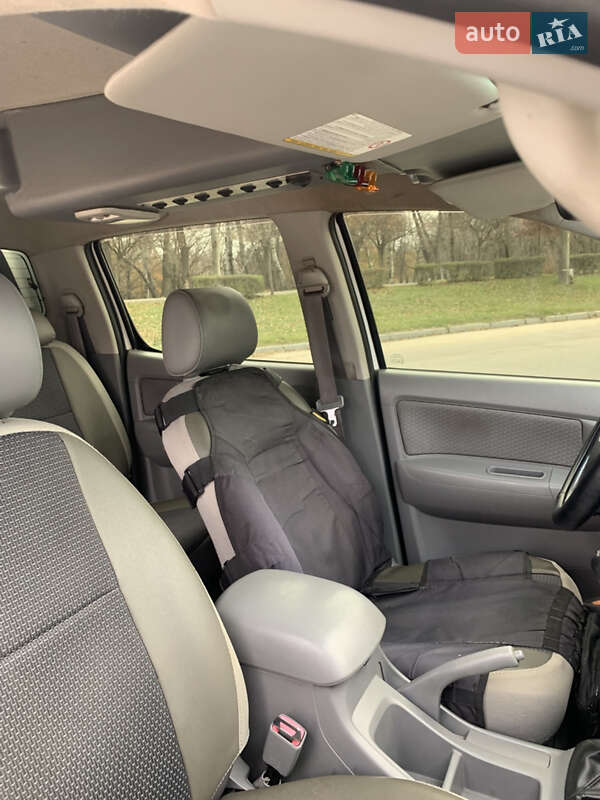 Пікап Toyota Hilux 2011 в Запоріжжі