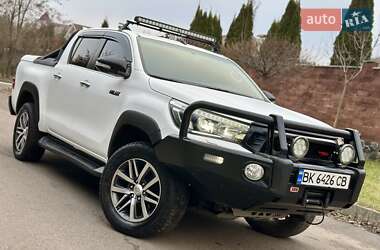 Пікап Toyota Hilux 2016 в Рівному