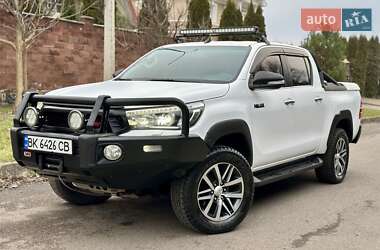 Пикап Toyota Hilux 2016 в Ровно