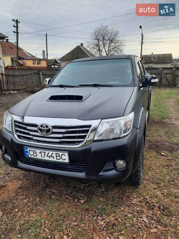 Пікап Toyota Hilux 2012 в Києві