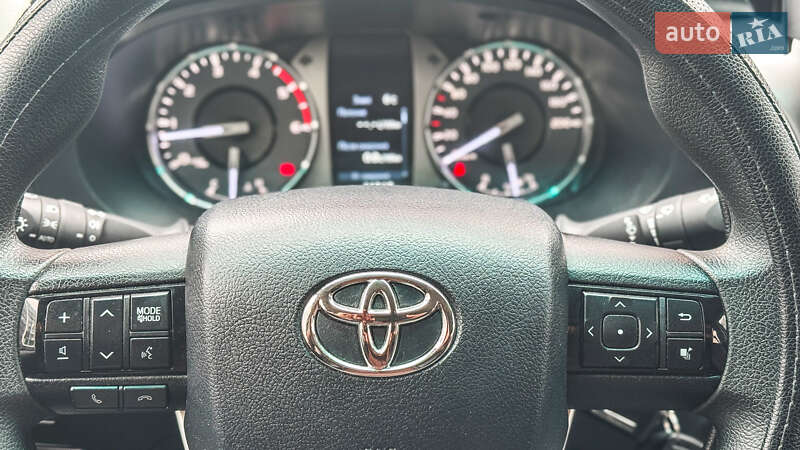 Пікап Toyota Hilux 2022 в Києві