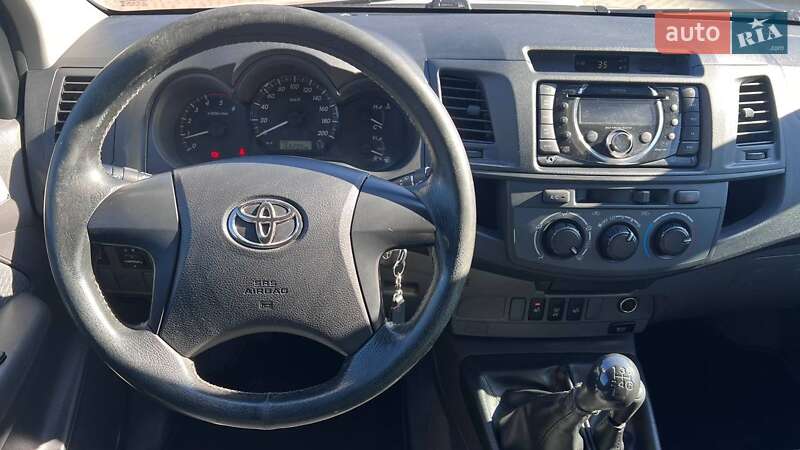 Пікап Toyota Hilux 2012 в Хмельницькому