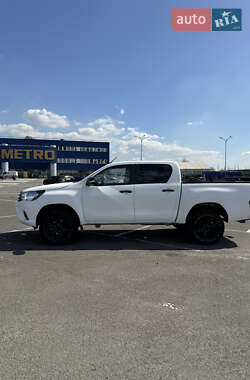 Пикап Toyota Hilux 2017 в 