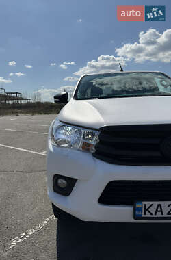Пикап Toyota Hilux 2017 в 