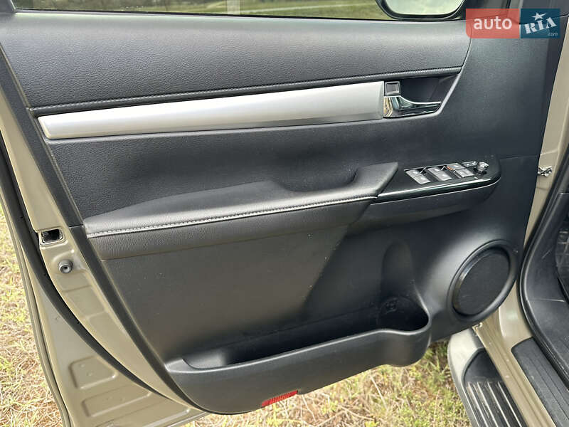 Пікап Toyota Hilux 2016 в Дніпрі