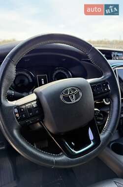Пикап Toyota Hilux 2019 в 