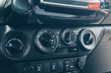 Пикап Toyota Hilux 2016 в 