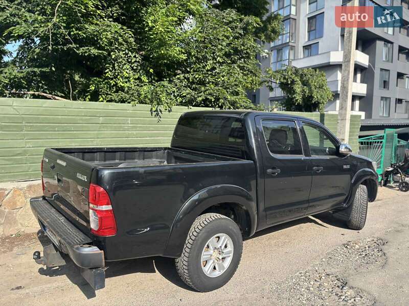 Пикап Toyota Hilux 2013 в Тернополе