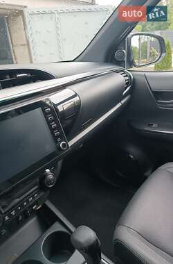 Пікап Toyota Hilux 2023 в Києві