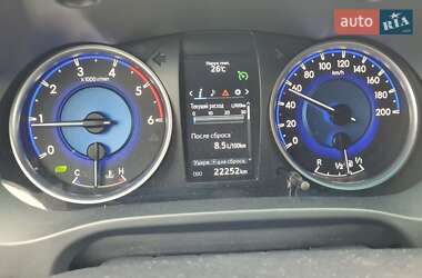 Пикап Toyota Hilux 2017 в Ивано-Франковске