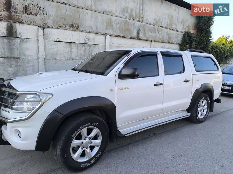 Toyota Hilux 2011