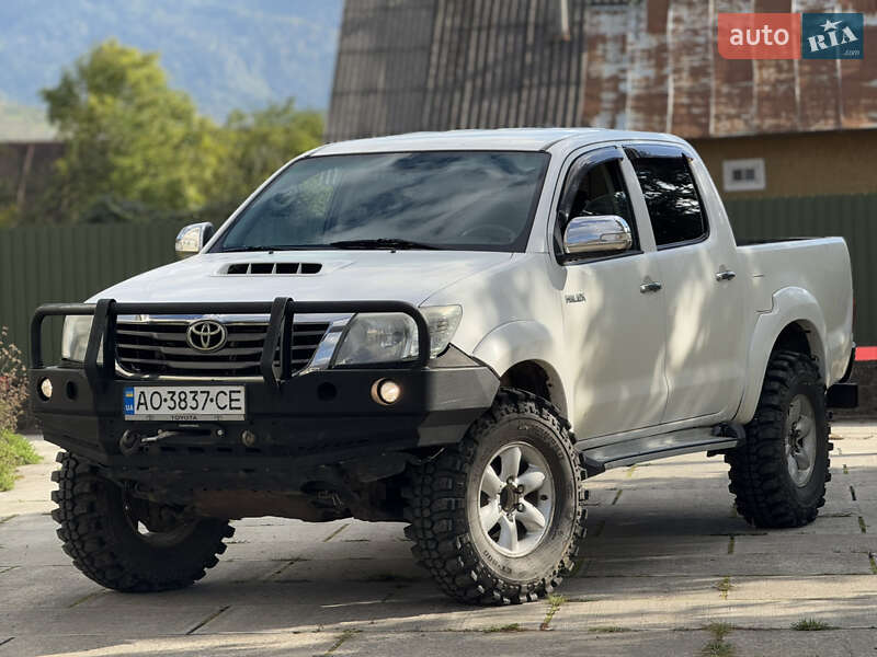 Toyota Hilux 2011