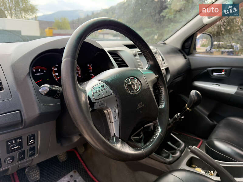 Пікап Toyota Hilux 2011 в Міжгір'ї