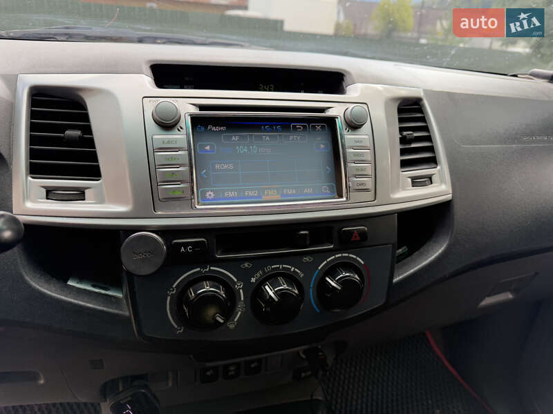 Пікап Toyota Hilux 2011 в Міжгір'ї