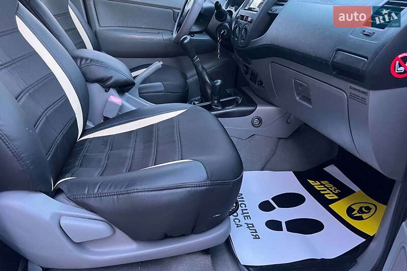 Пікап Toyota Hilux 2011 в Івано-Франківську