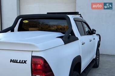 Пикап Toyota Hilux 2016 в 