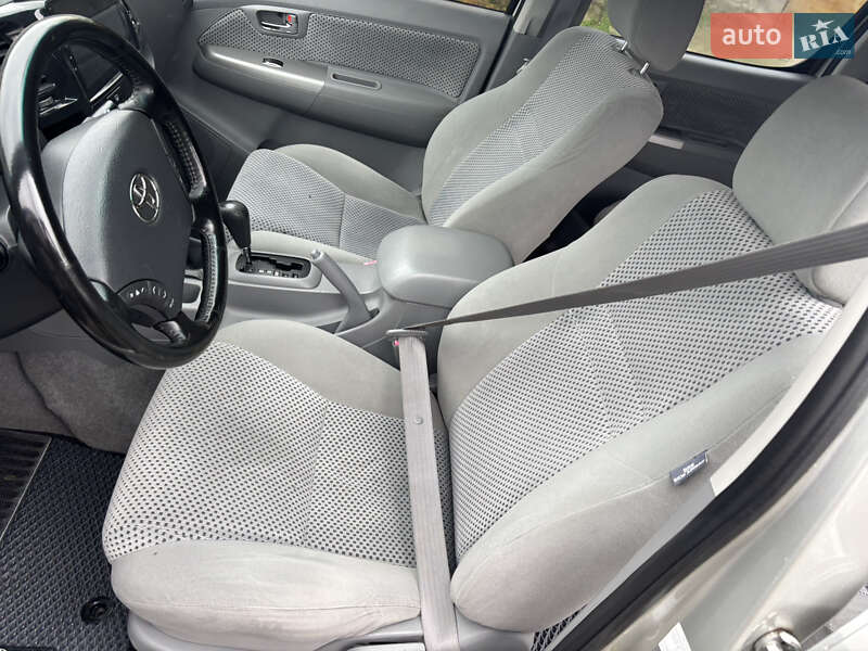Пикап Toyota Hilux 2009 в Киеве фото 14 Пикап Toyota Hilux 2009 в Киеве