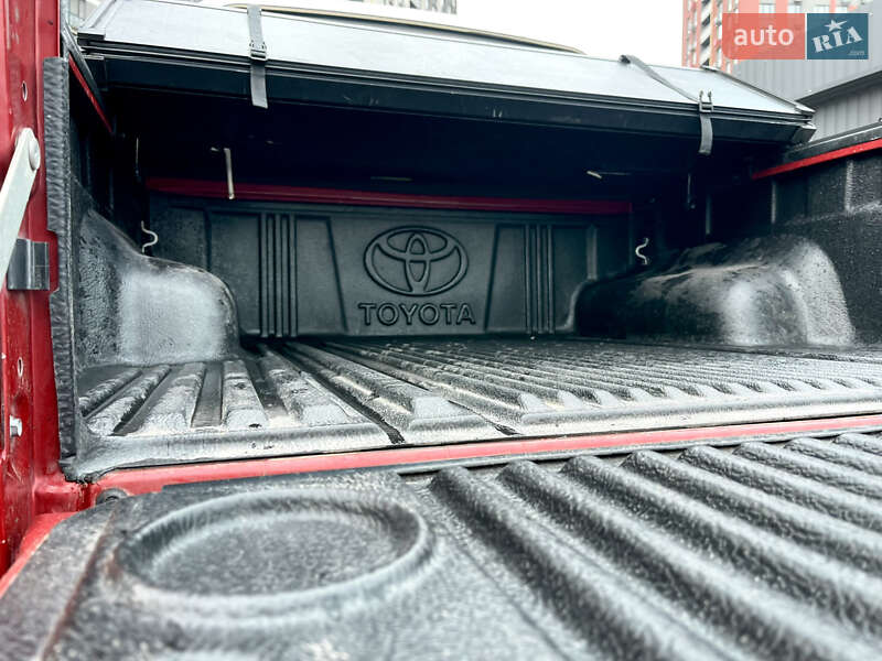 Пикап Toyota Hilux 2018 в Киеве