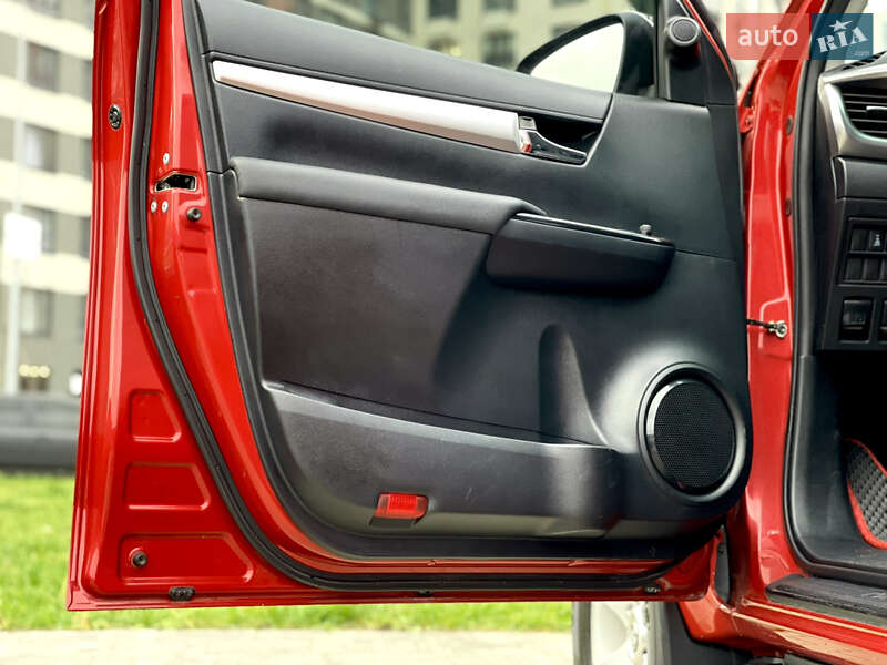 Пикап Toyota Hilux 2018 в Киеве