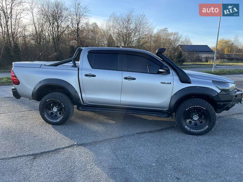 Пикап Toyota Hilux 2016 в Львове