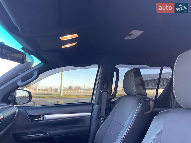 Пикап Toyota Hilux 2016 в Львове