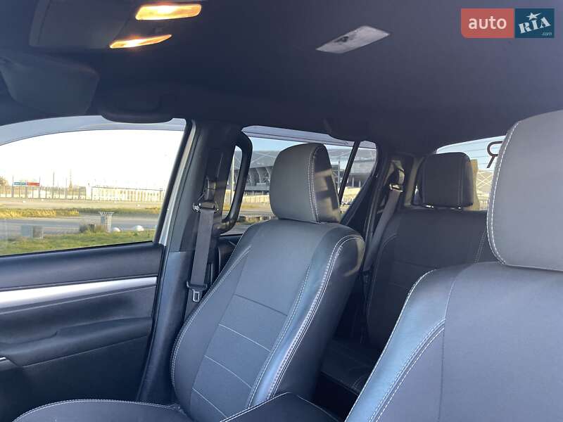 Пикап Toyota Hilux 2016 в Львове