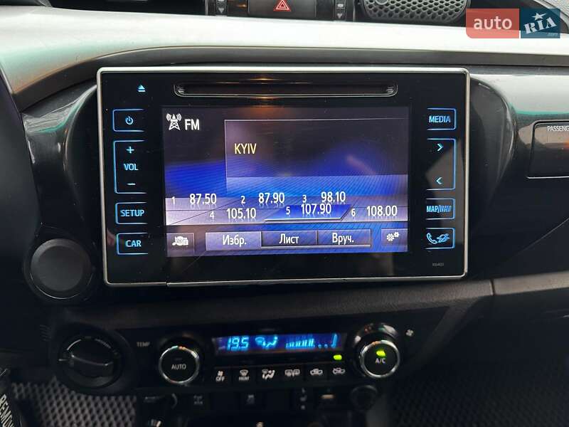 Пикап Toyota Hilux 2017 в Киеве