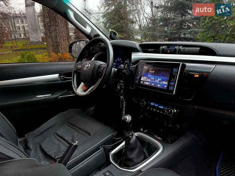 Пикап Toyota Hilux 2017 в Киеве