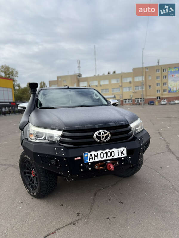 Пикап Toyota Hilux 2016 в Житомире