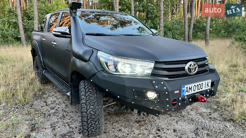 Пикап Toyota Hilux 2016 в Житомире
