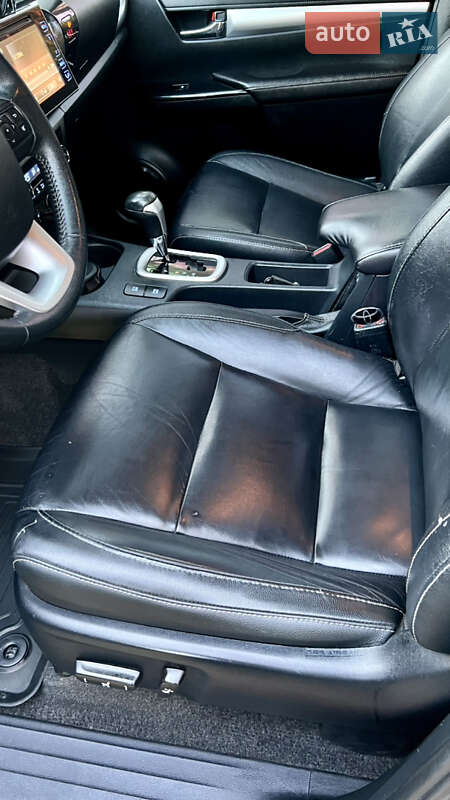 Пикап Toyota Hilux 2016 в Житомире