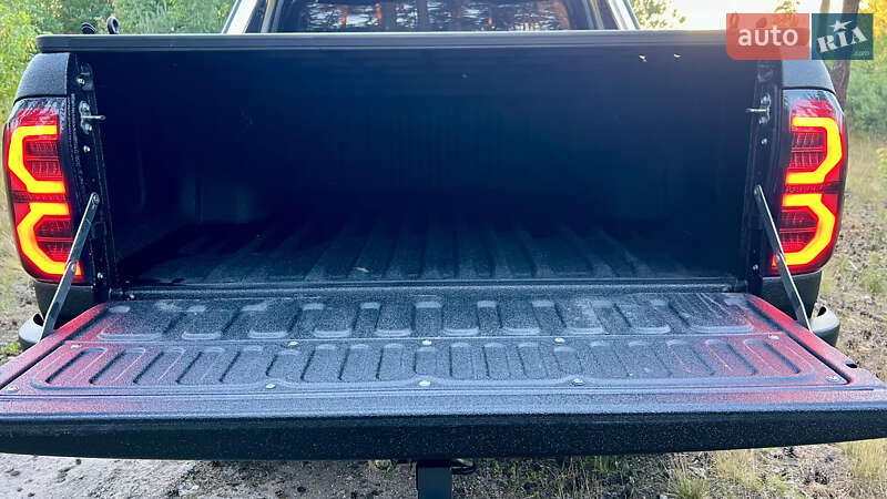 Пикап Toyota Hilux 2016 в Житомире