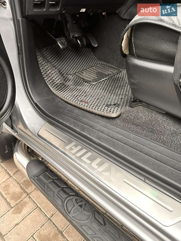 Пикап Toyota Hilux 2019 в Киеве фото 12 Пикап Toyota Hilux 2019 в Киеве