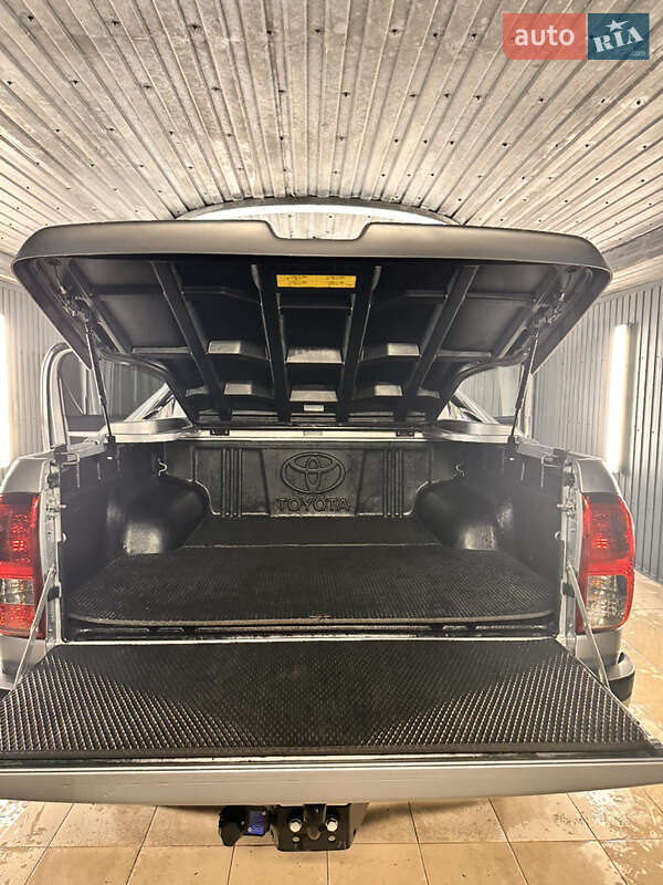 Пикап Toyota Hilux 2019 в Киеве фото 29 Пикап Toyota Hilux 2019 в Киеве