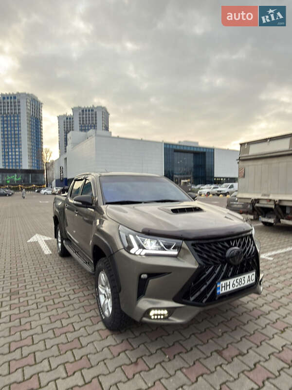 Пикап Toyota Hilux 2014 в Одессе