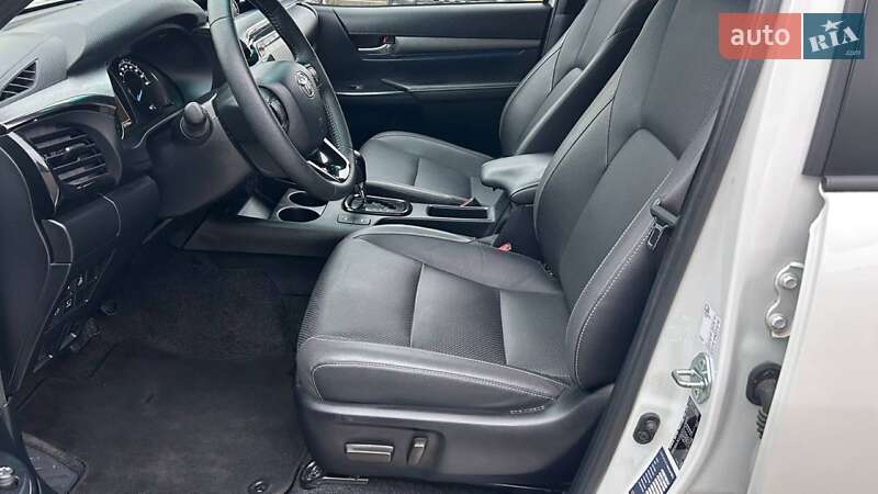 Пикап Toyota Hilux 2022 в Киеве фото 12 Пикап Toyota Hilux 2022 в Киеве