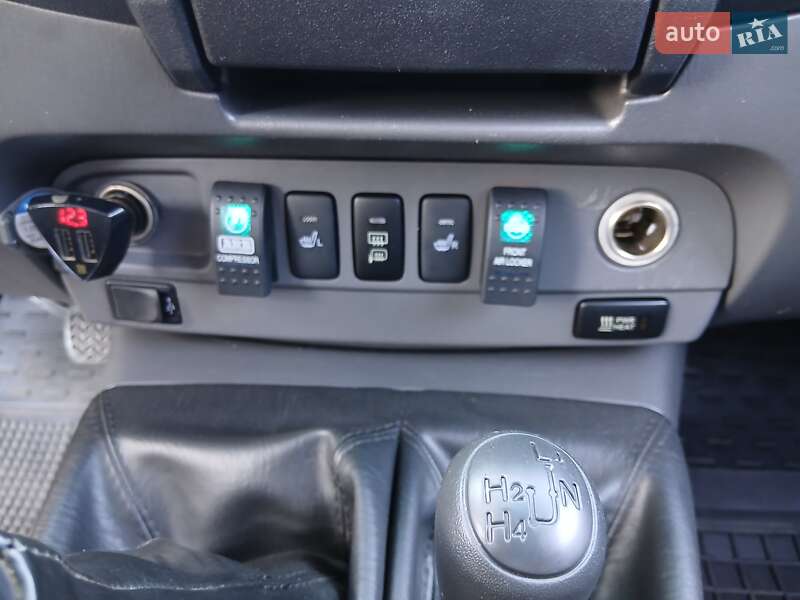 Пикап Toyota Hilux 2013 в Николаеве фото 18 Пикап Toyota Hilux 2013 в Николаеве