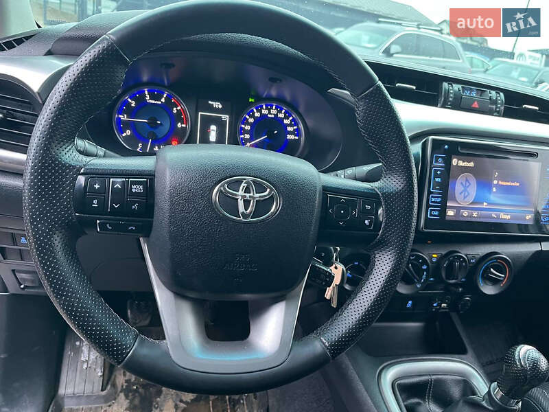 Пікап Toyota Hilux 2016 в Стрию