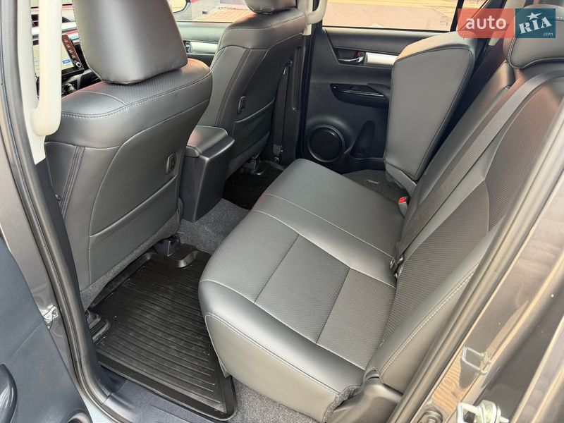 Пикап Toyota Hilux 2024 в Киеве фото 40 Пикап Toyota Hilux 2024 в Киеве