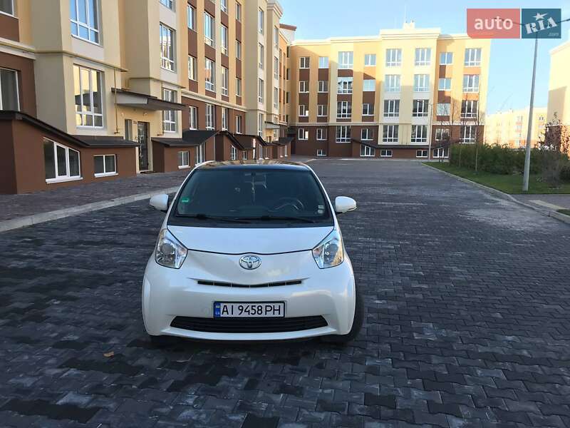 Toyota IQ 2011