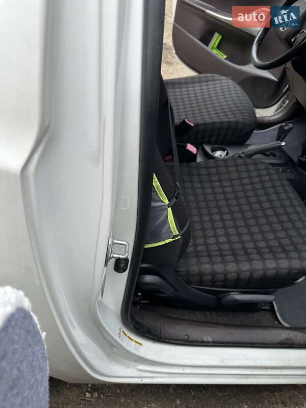 Хэтчбек Toyota IQ 2010 в Киеве