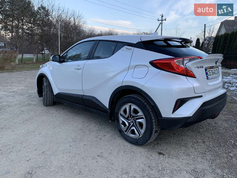 Позашляховик / Кросовер Toyota Izoa 2022 в Чернівцях