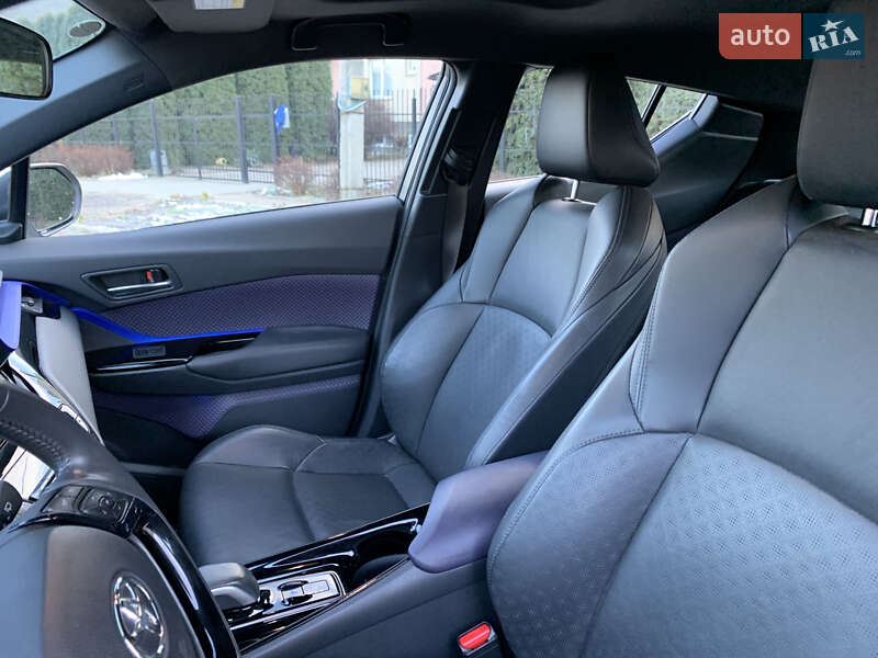 Позашляховик / Кросовер Toyota Izoa 2022 в Чернівцях