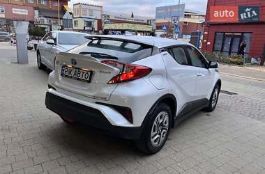 Внедорожник / Кроссовер Toyota Izoa 2022 в 