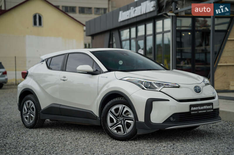 Позашляховик / Кросовер Toyota Izoa 2021 в Чернівцях
